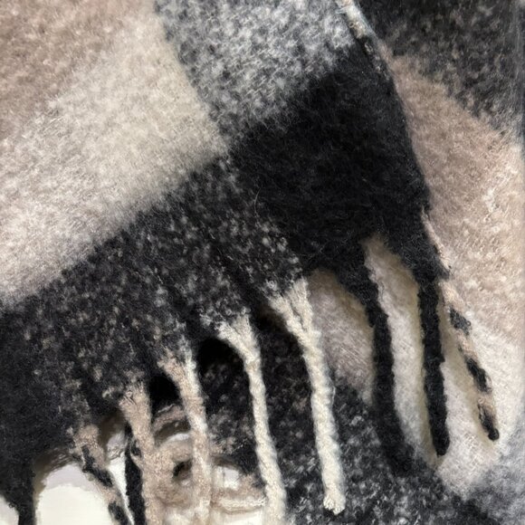 🩵Poncho Shrug Cape Marcus Adler New York Plaid One Size Fits All - Picture 6 of 7